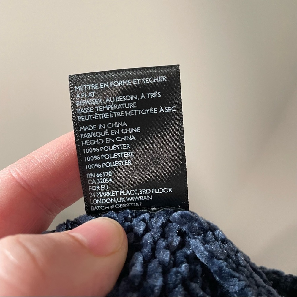Urban Outfitters Dazzling Cable-Knit Cropped Chenille Velvet Sweater Dark Blue - Picture 9 of 9